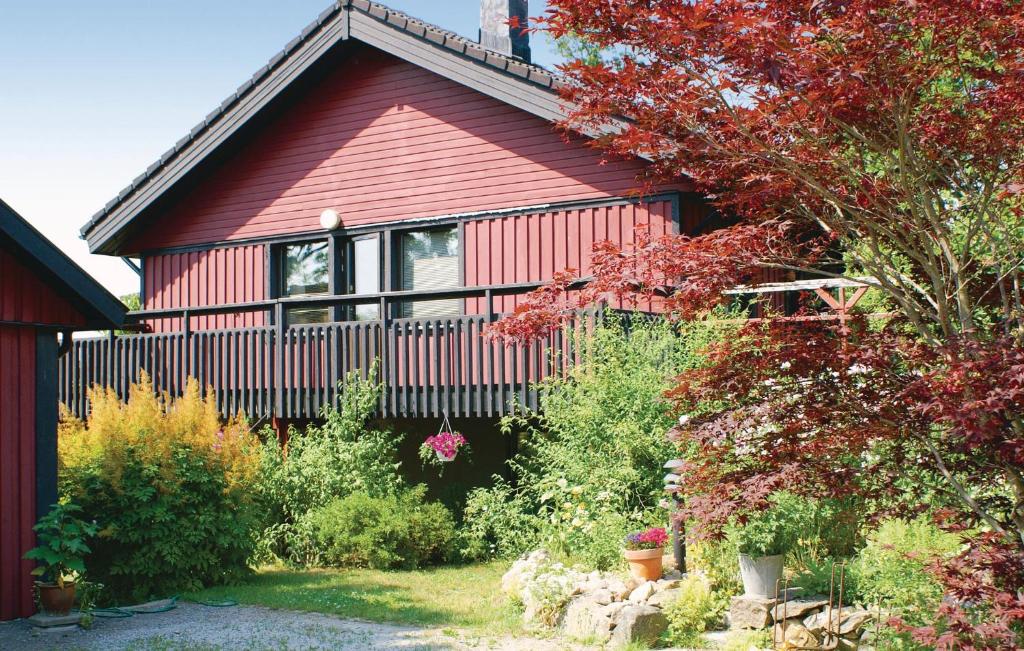 Beautiful Home In Mrrum With Wifi