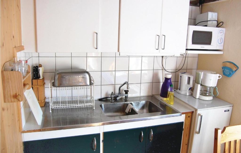 Stunning Home In Linneryd With 2 Bedrooms And Wifi photo 4