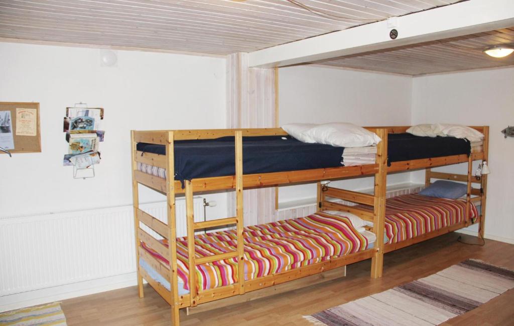 Beautiful Home In Mrrum With Wifi photo 4