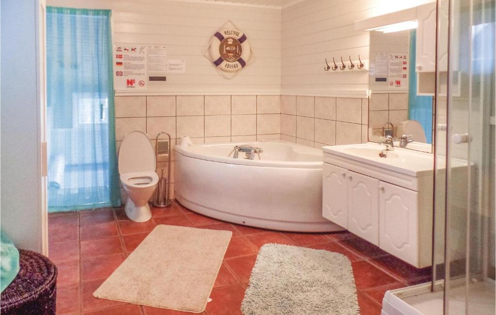Amazing Home In Lindesnes With Sauna, Private Swimming Pool And Indoor Swimming Pool photo 1