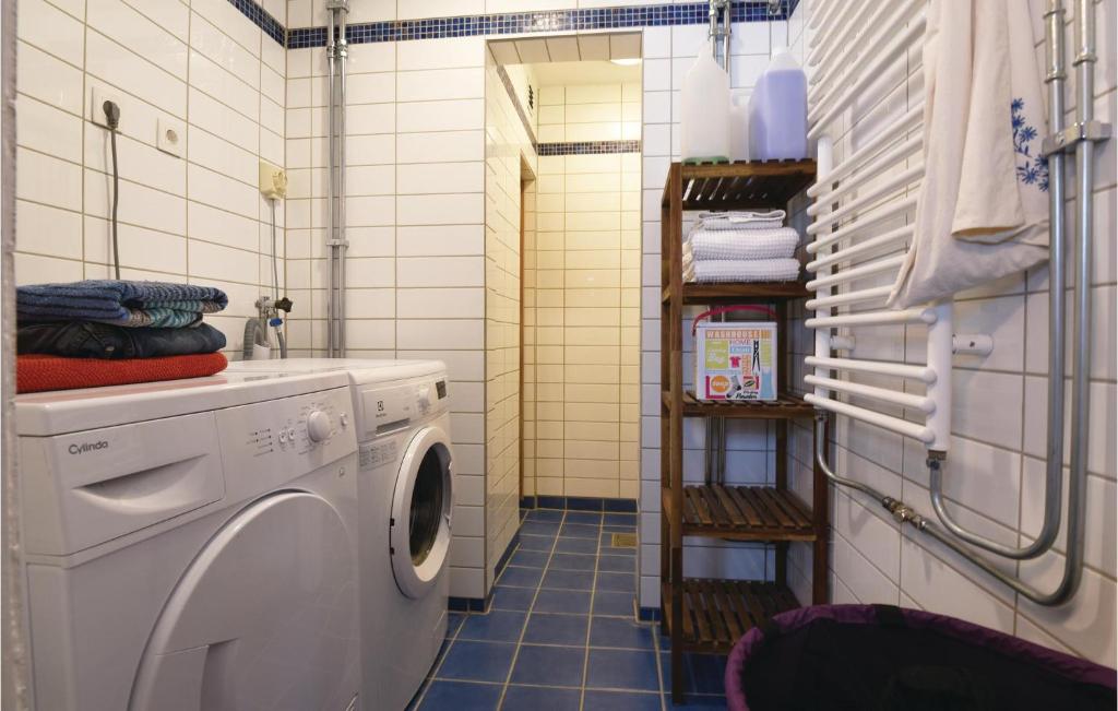 Awesome apartment in Grythyttan with 1 Bedrooms, Sauna and WiFi photo 2