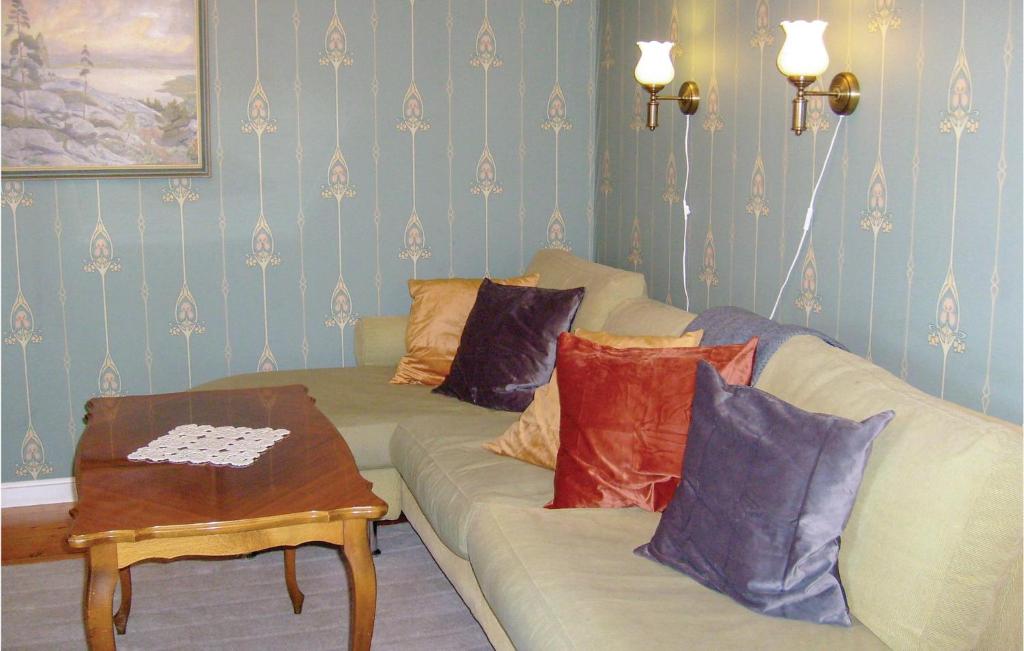 Beautiful Home In Enviken With 2 Bedrooms And Wifi photo 3