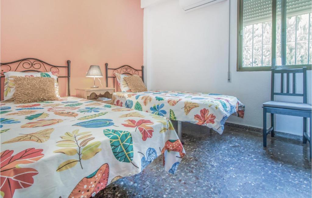 Nice Home In Alberique With 4 Bedrooms, Wifi And Outdoor Swimming Pool photo 4