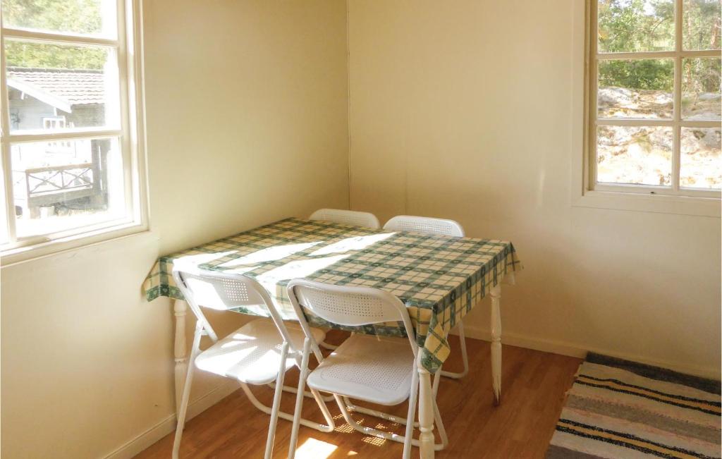 Awesome Home In Trosa With 4 Bedrooms photo 2