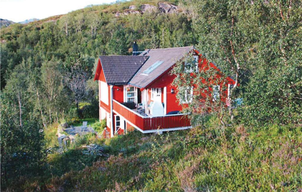 Beautiful Home In Svolvr With 4 Bedrooms And Wifi photo 4
