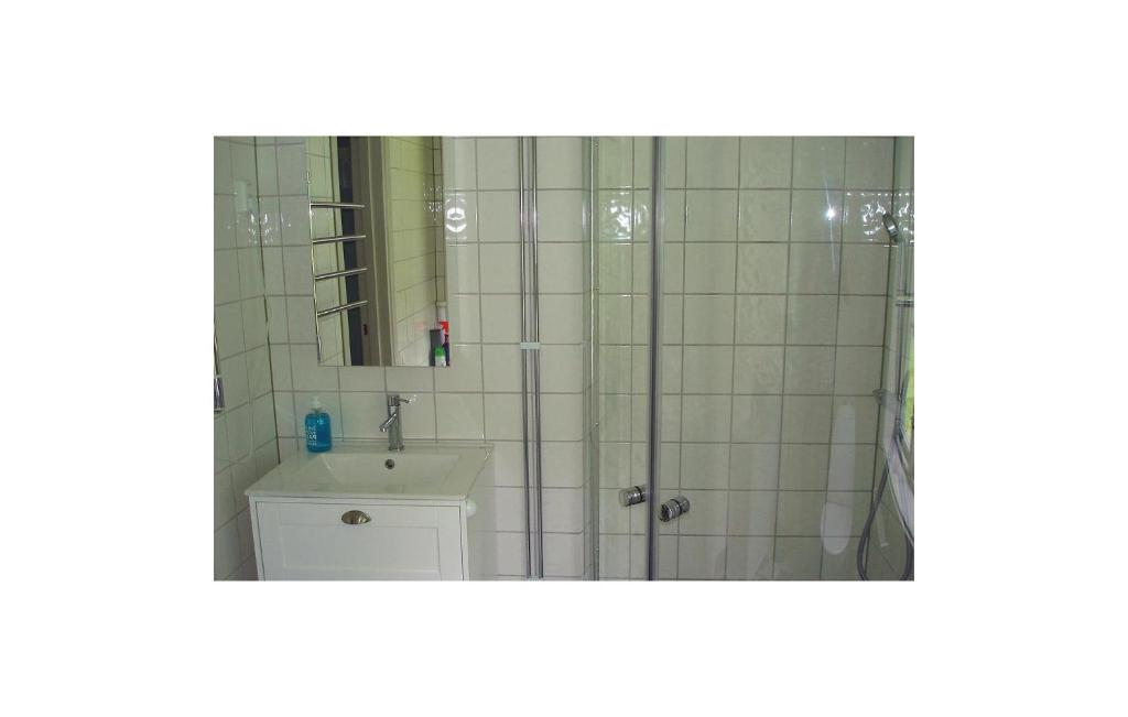 Beautiful Home In Katrineholm With 3 Bedrooms And Wifi photo 2