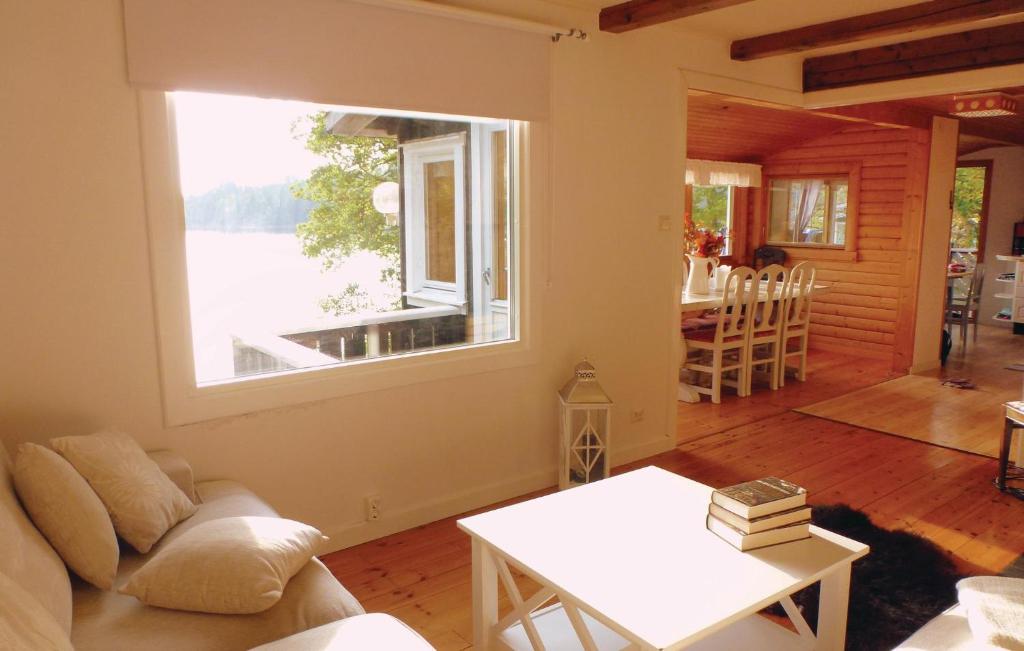 Beautiful home in Frgelanda with 4 Bedrooms and WiFi photo 1