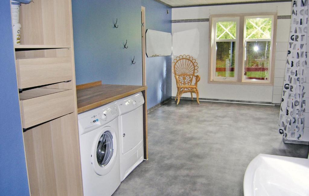 Amazing home in Vittaryd with 4 Bedrooms, Sauna and WiFi photo 2