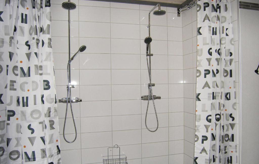 Amazing home in Vittaryd with 4 Bedrooms, Sauna and WiFi photo 3