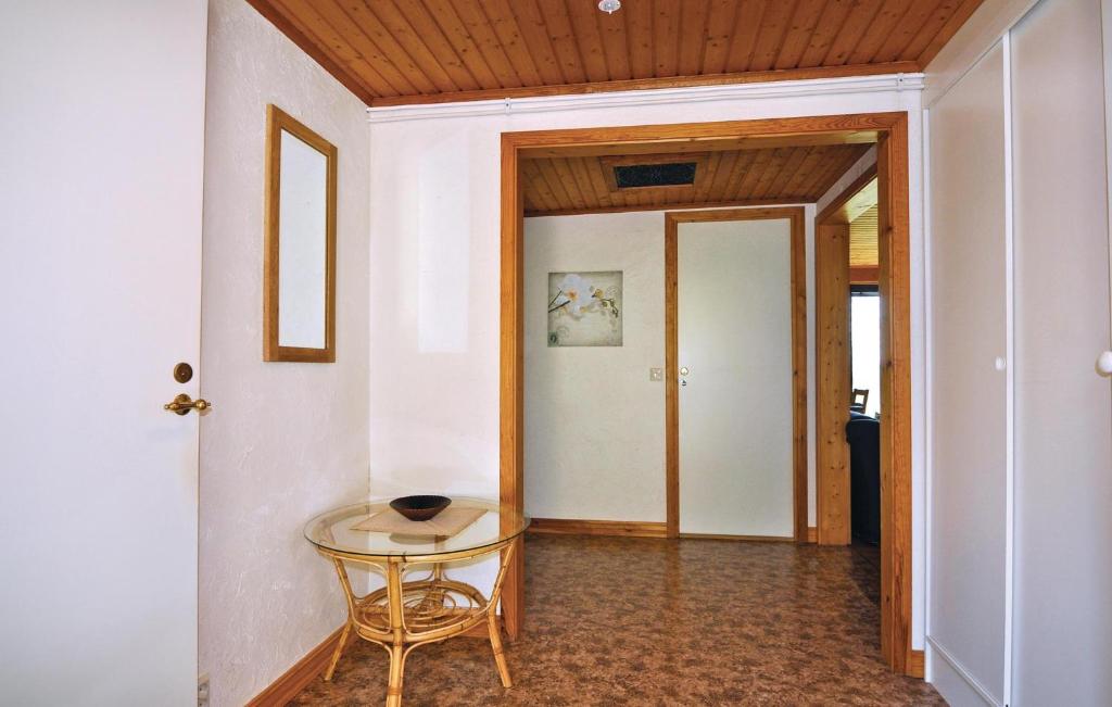 Stunning Home In Uddevalla With 2 Bedrooms And Wifi photo 4