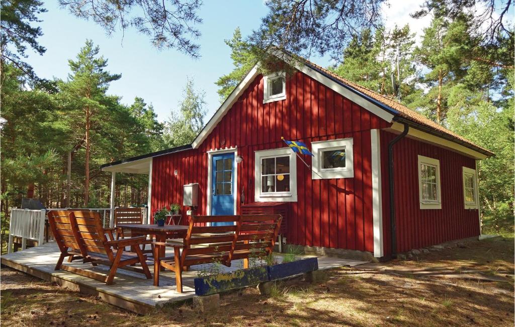 Stunning Home In Yngsj With 2 Bedrooms And Wifi