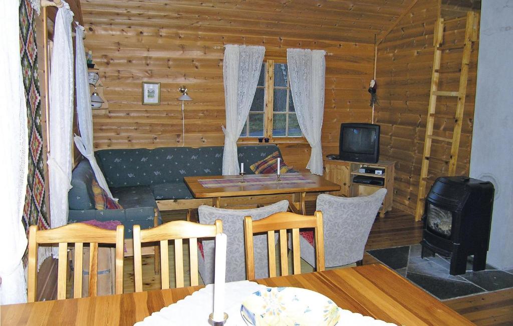 Stunning Home In Skei I Jlster With 4 Bedrooms photo 1