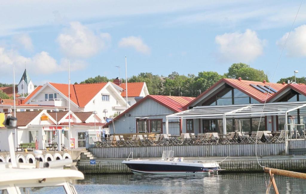Amazing Home In Bovallstrand With 3 Bedrooms And Wifi photo 2