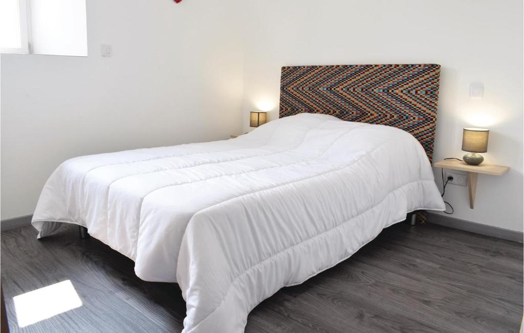 Amazing Home In Sainteny With 2 Bedrooms And Wifi photo 3