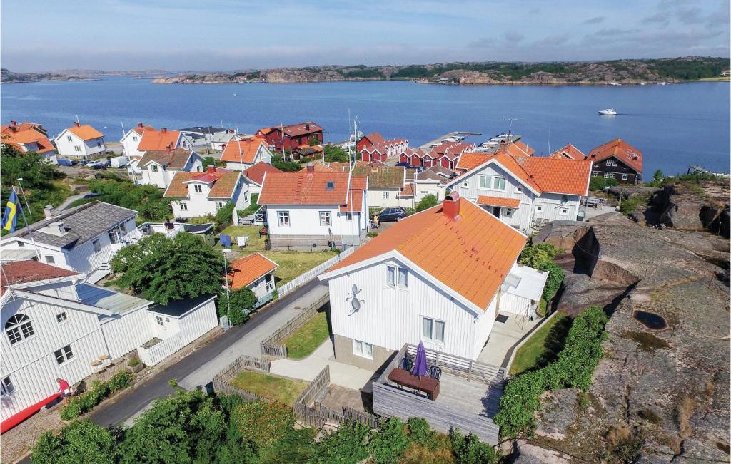 Amazing Home In Bovallstrand With 3 Bedrooms And Wifi