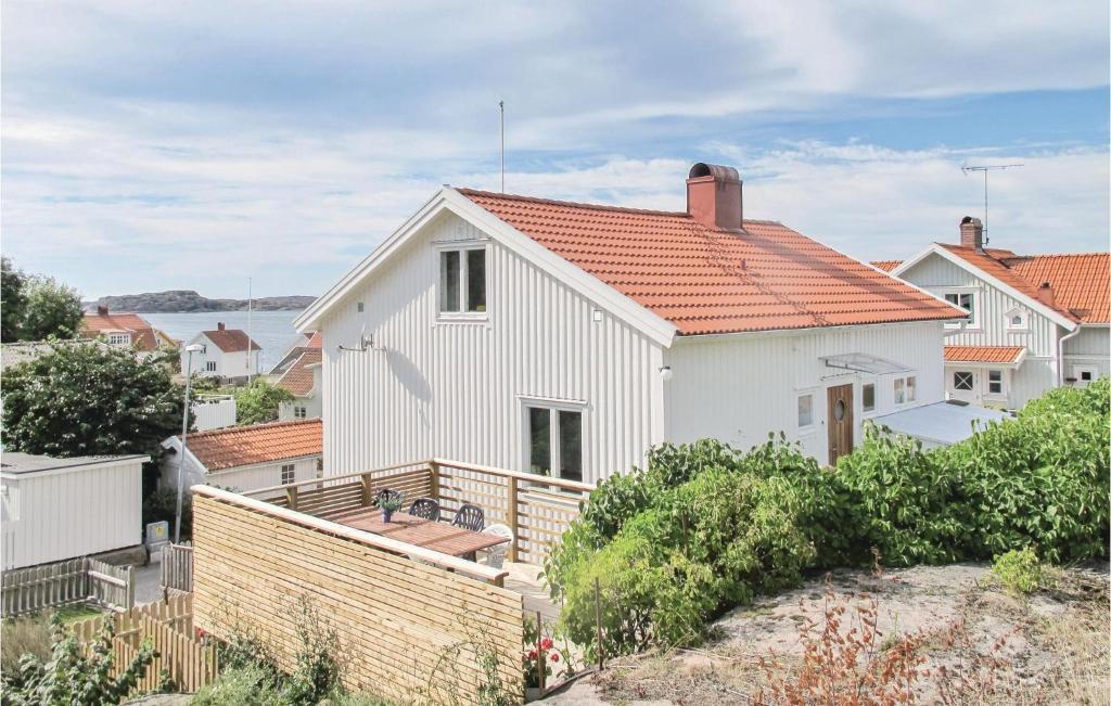 Amazing Home In Bovallstrand With 3 Bedrooms And Wifi photo 4