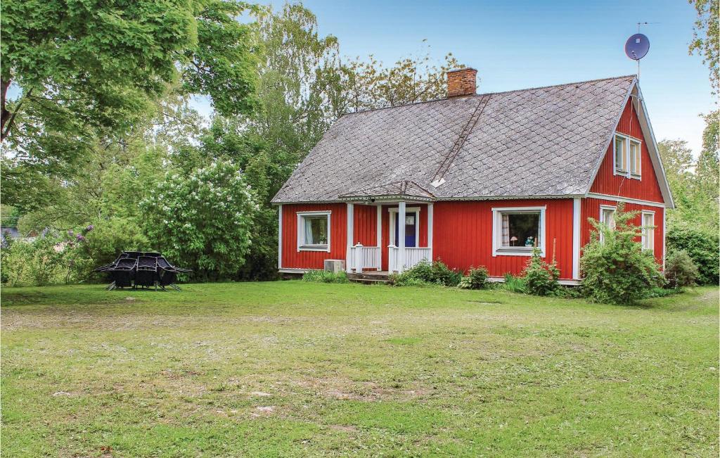 Stunning Home In Slvesborg With 4 Bedrooms And Internet