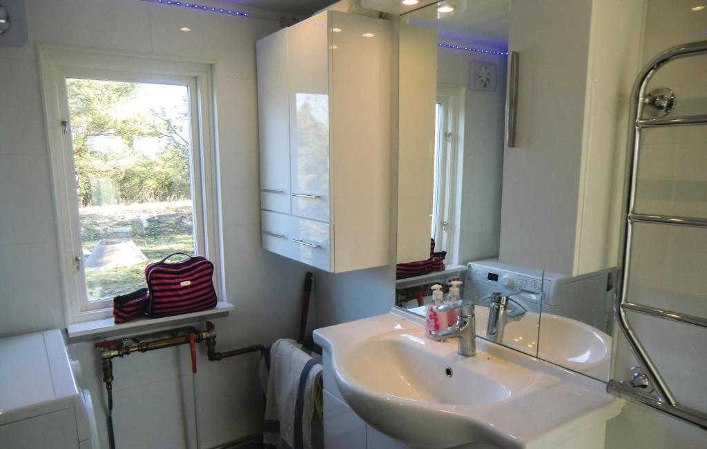 Awesome Home In Lttorp With 2 Bedrooms And Wifi photo 1