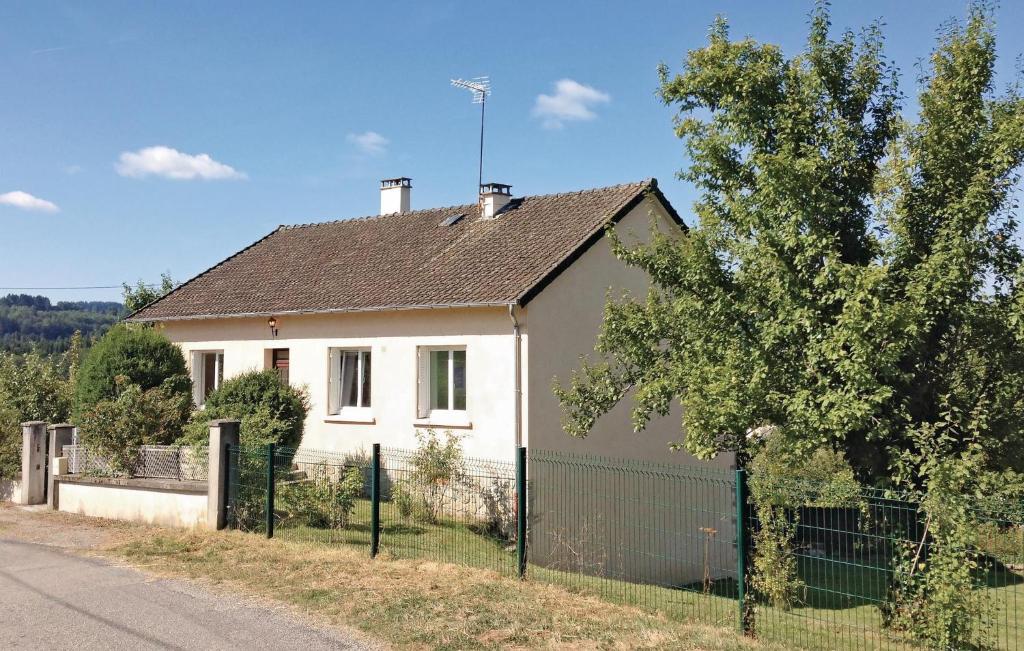 Stunning Home In Peyrat Le Chteau With 3 Bedrooms And Wifi
