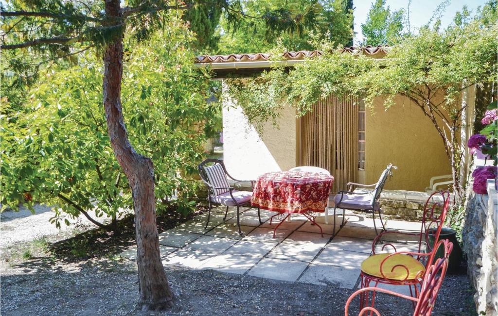Stunning Home In Crillon Le Brave With 1 Bedrooms, Wifi And Outdoor Swimming Pool