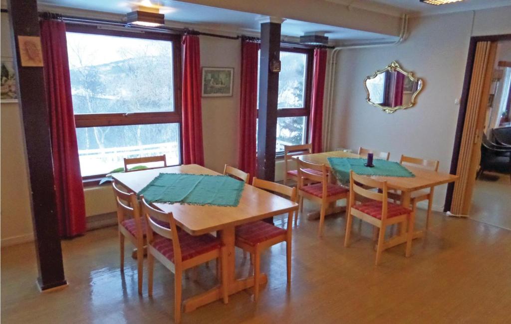 Nice Home In Korsfjorden With 4 Bedrooms And Wifi photo 1
