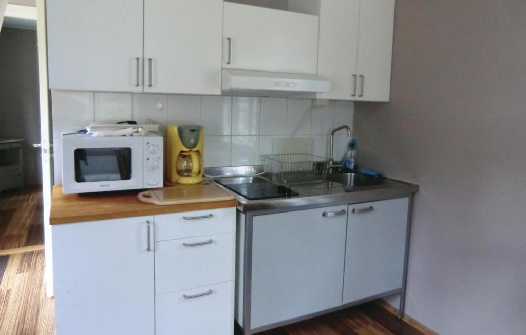 Stunning Home In Lttorp With 3 Bedrooms And Wifi photo 4