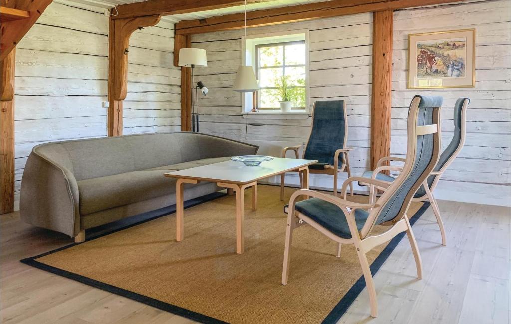 Stunning Home In Vaggeryd With 2 Bedrooms And Sauna photo 4