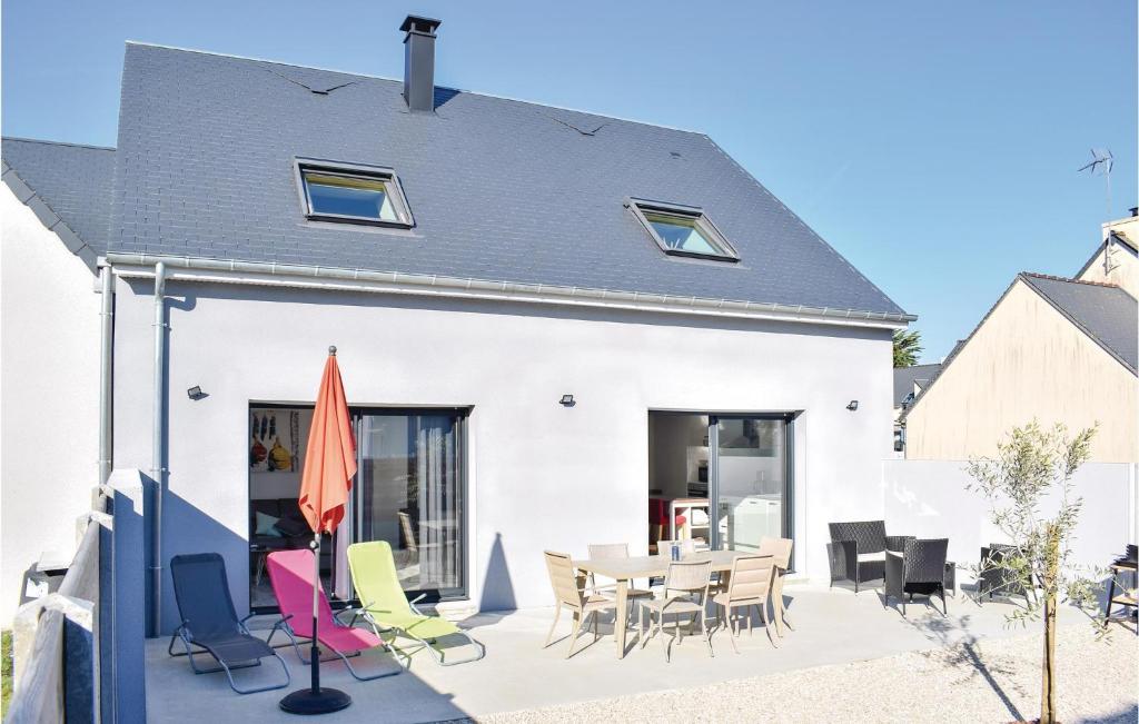 Beautiful Home In Saint-germain-sur-ay With 3 Bedrooms And Wifi