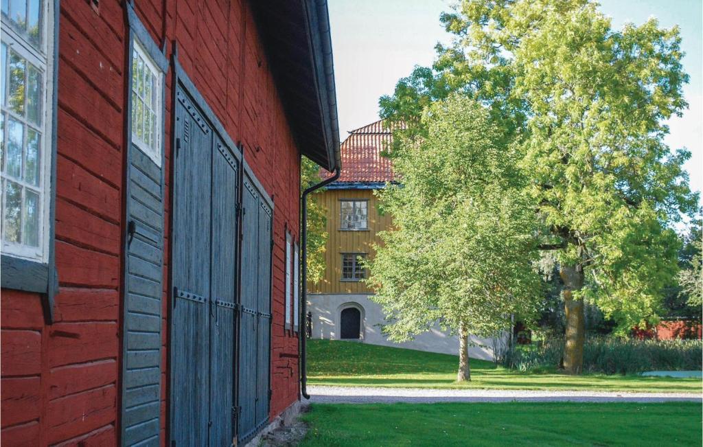 Amazing Home In Mantorp With 3 Bedrooms And Wifi photo 2