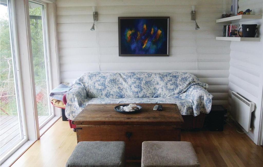 Awesome Home In Nordre Frogn With 3 Bedrooms And Wifi photo 4