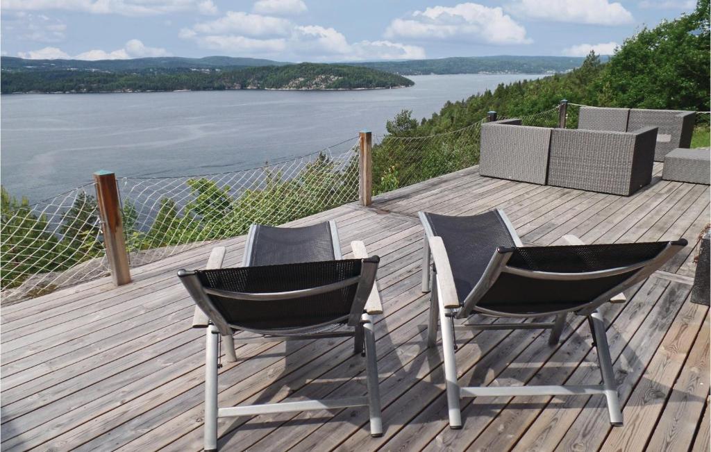 Awesome Home In Nordre Frogn With 3 Bedrooms And Wifi