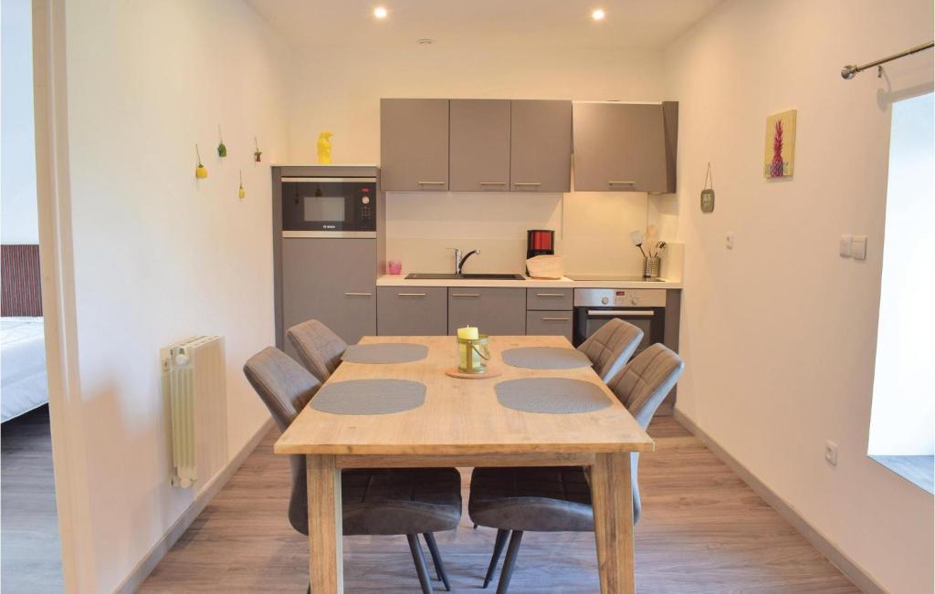 Nice Apartment In Sainteny With 1 Bedrooms And Wifi photo 2