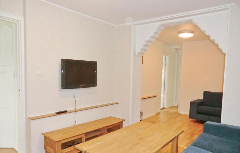 Amazing Home In Tomelilla With 6 Bedrooms And Wifi photo 1
