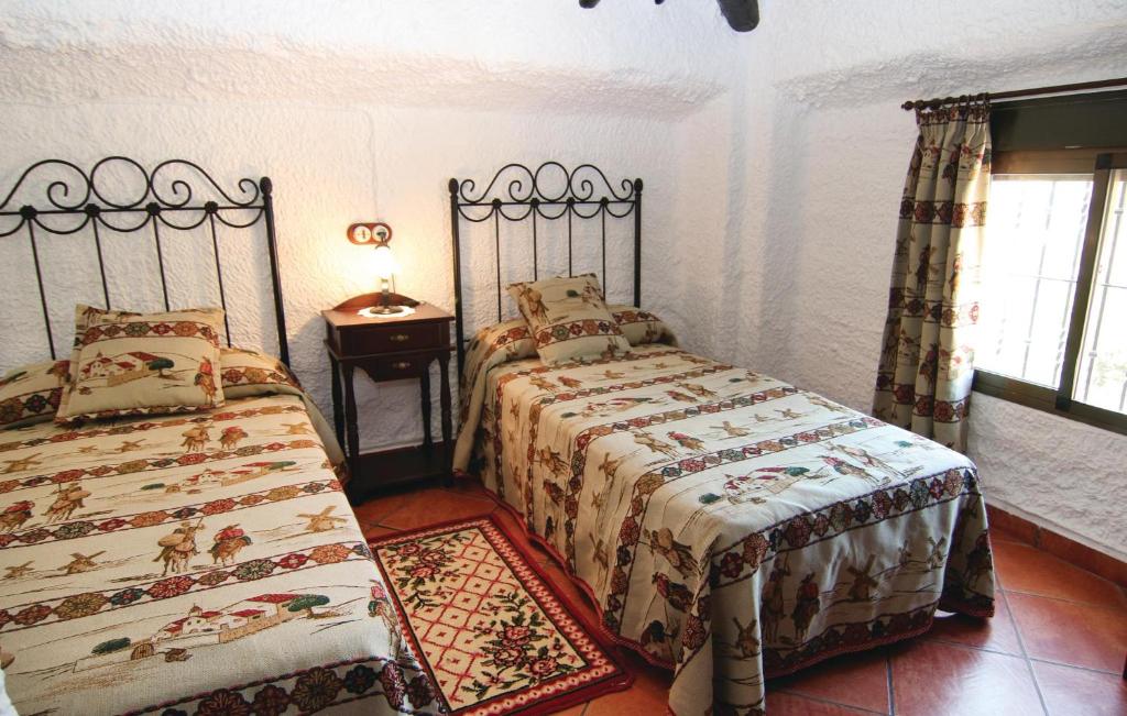 Amazing Home In Sileras-almedinilla With 6 Bedrooms, Wifi And Outdoor Swimming Pool photo 3