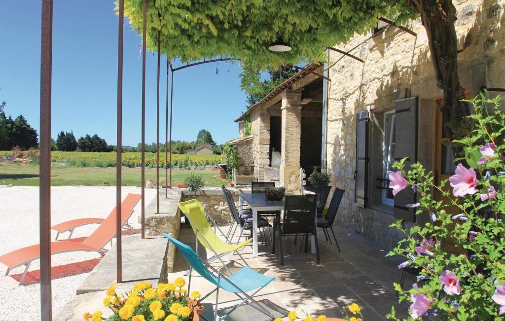 Stunning Home In Pernes Les Fontaines With 3 Bedrooms photo 2