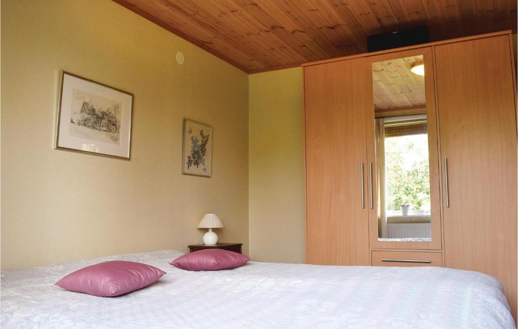 Beautiful Home In Degerhamn With 2 Bedrooms, Sauna And Wifi photo 2