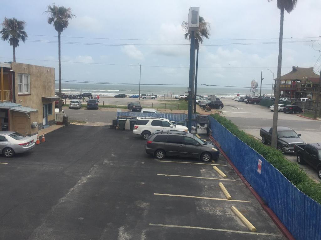 BeachTree Motel image