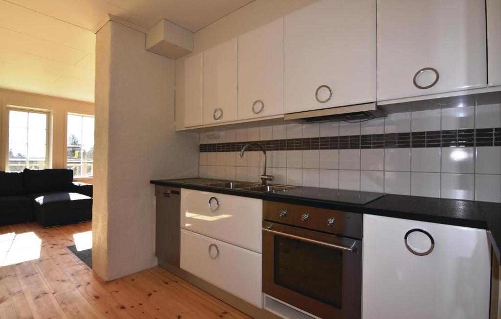 Amazing Home In Brastad With 2 Bedrooms And Wifi photo 4
