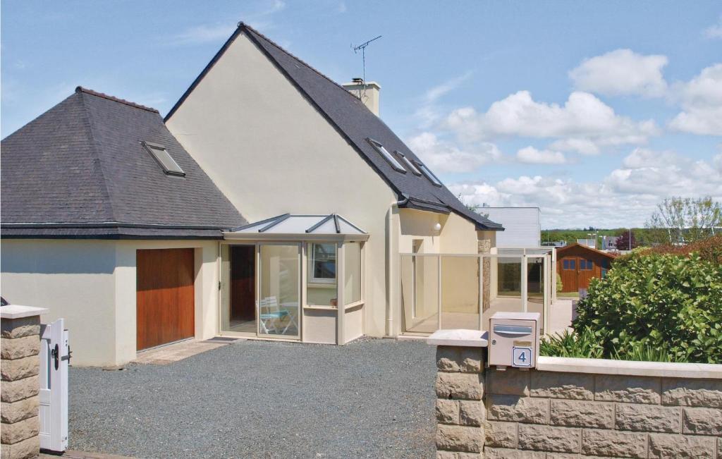 Stunning Home In Saint Quay Perros With 4 Bedrooms