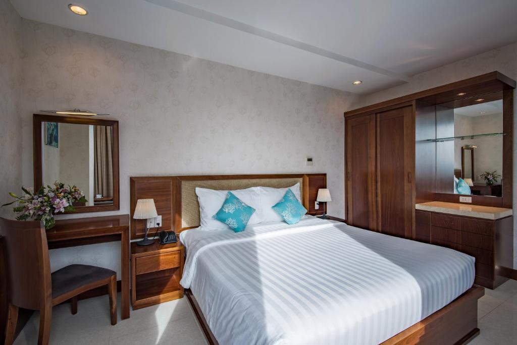 Двухместный (Двухместный номер Делюкс с 1 кроватью и видом на реку), Aquari Hotel
