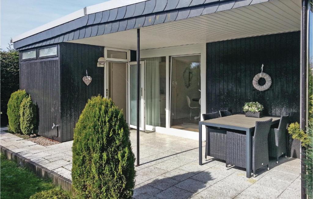 Beautiful Home In Julianadorp With 3 Bedrooms And Wifi