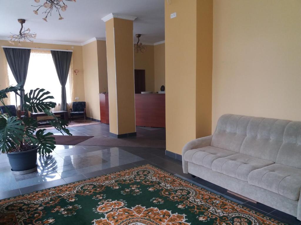 Hotel Aleksandria photo 1