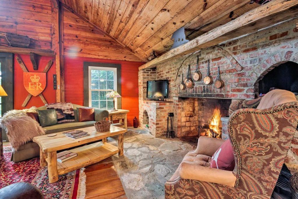 Ginny's Cabin image
