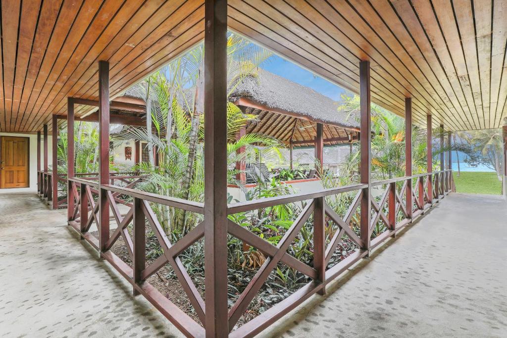 Beachfront Resort photo 1