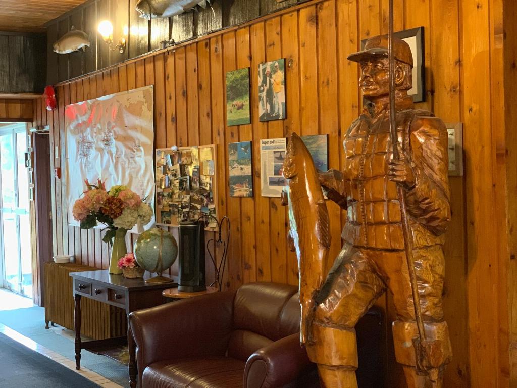Campbell River Lodge by Riverside photo 1