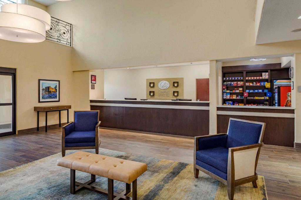 Comfort Suites Baytown I – 10 photo 4