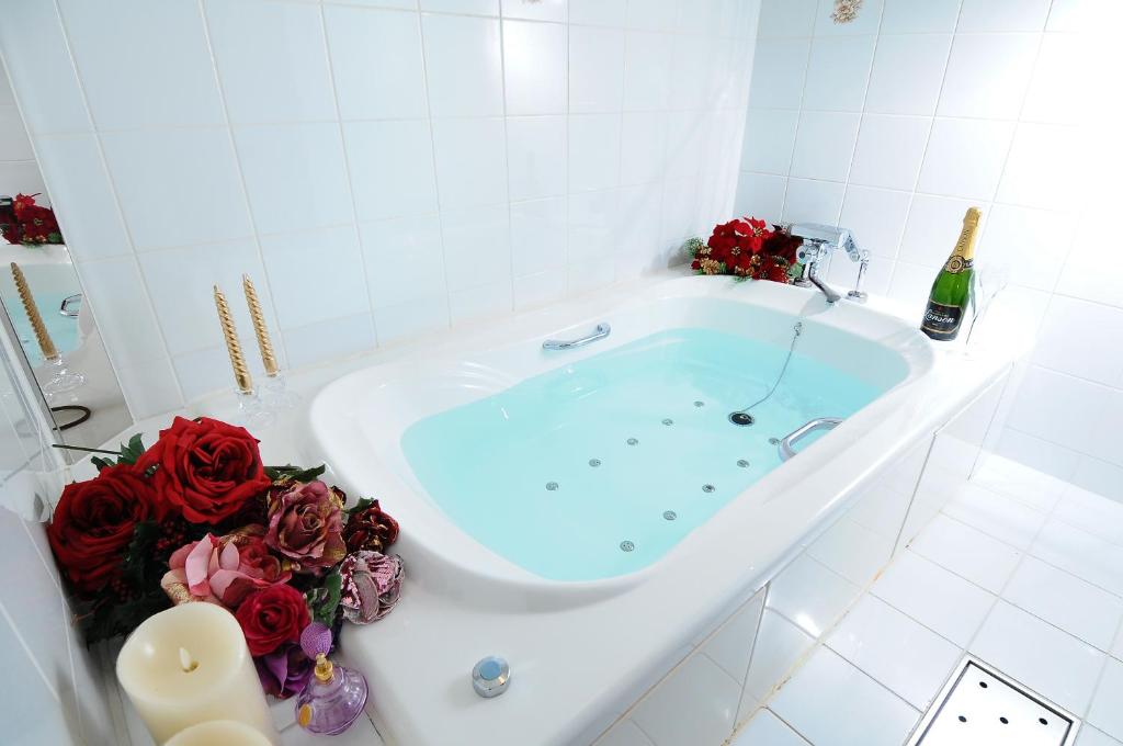 Hotel Blanc Chapel Christmas Sakai (Adult Only) photo 4