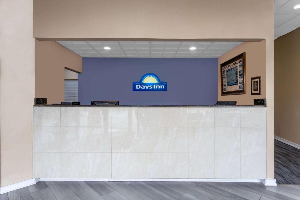 Days Inn By Wyndham Carlisle North photo 3