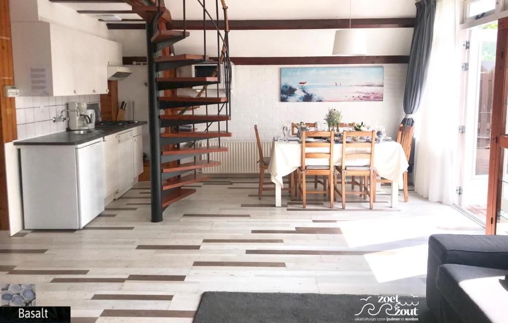 Holiday Home BASALT 6 p Amsterdam and the beach photo 2