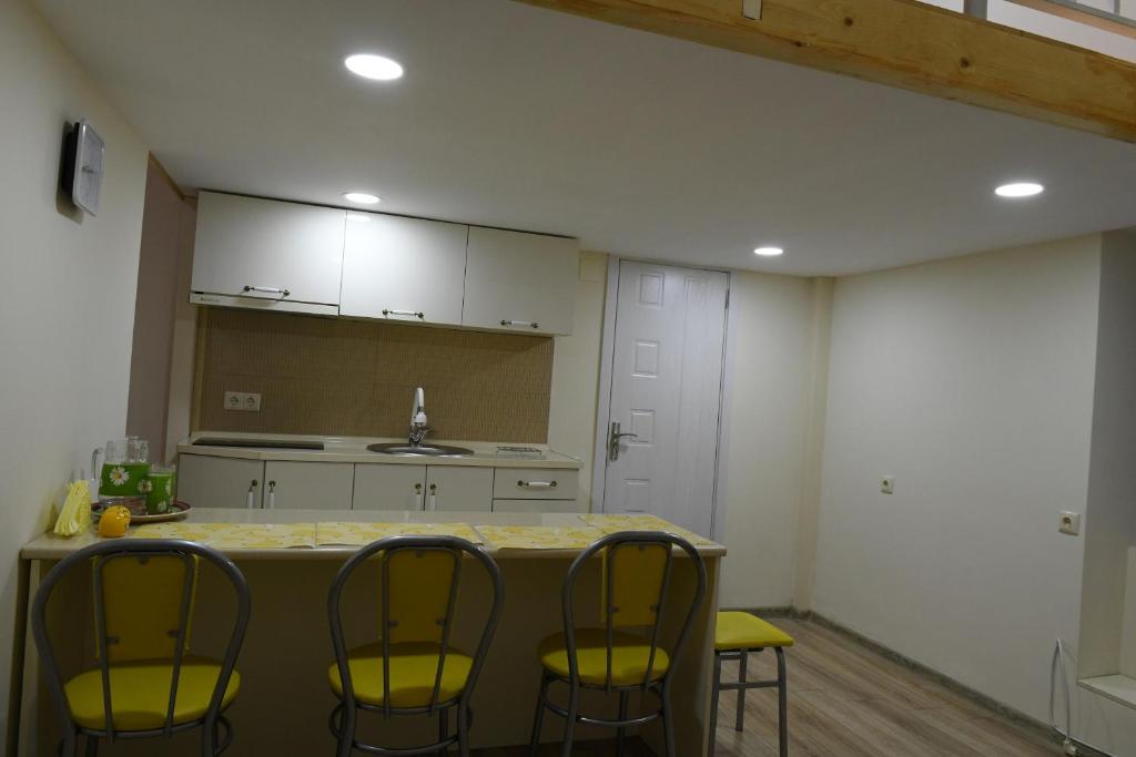 TNT apartment photo 2